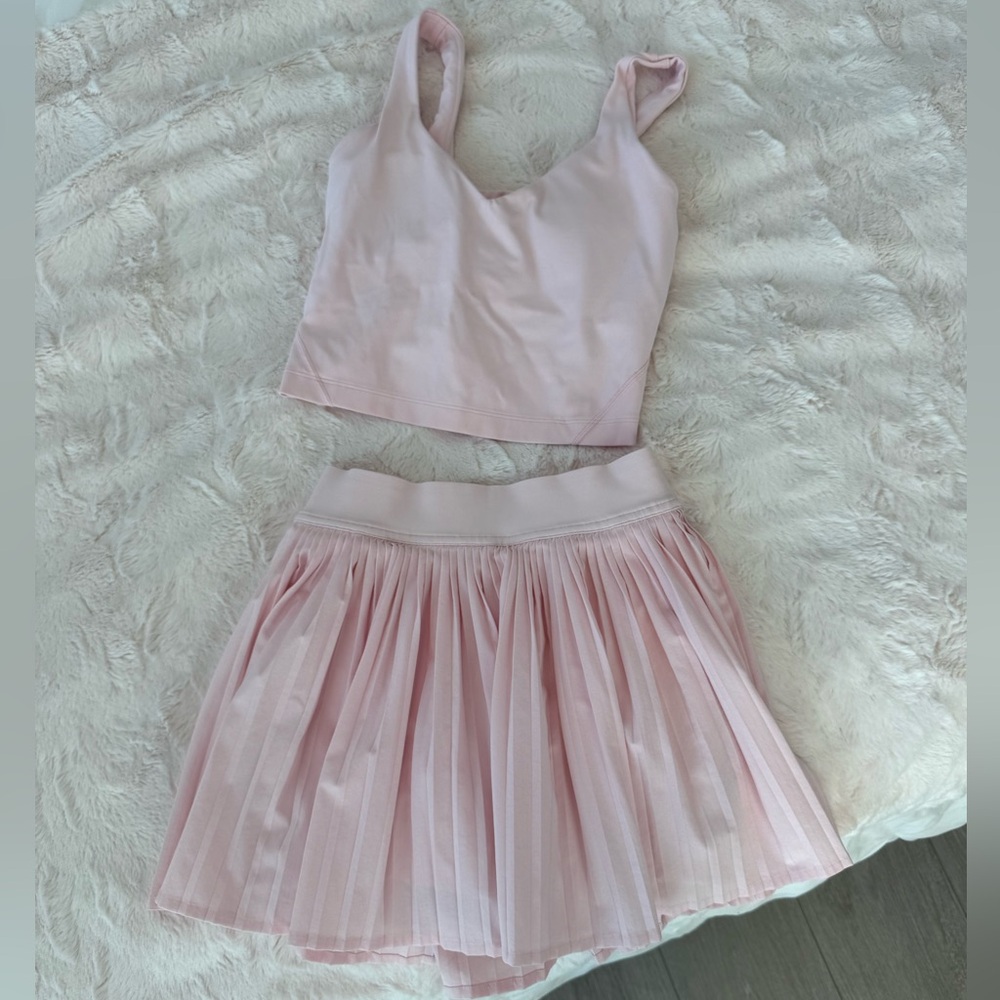 Sz 0 SET Strawberry milkshake Lululemon tennis skirt & align top